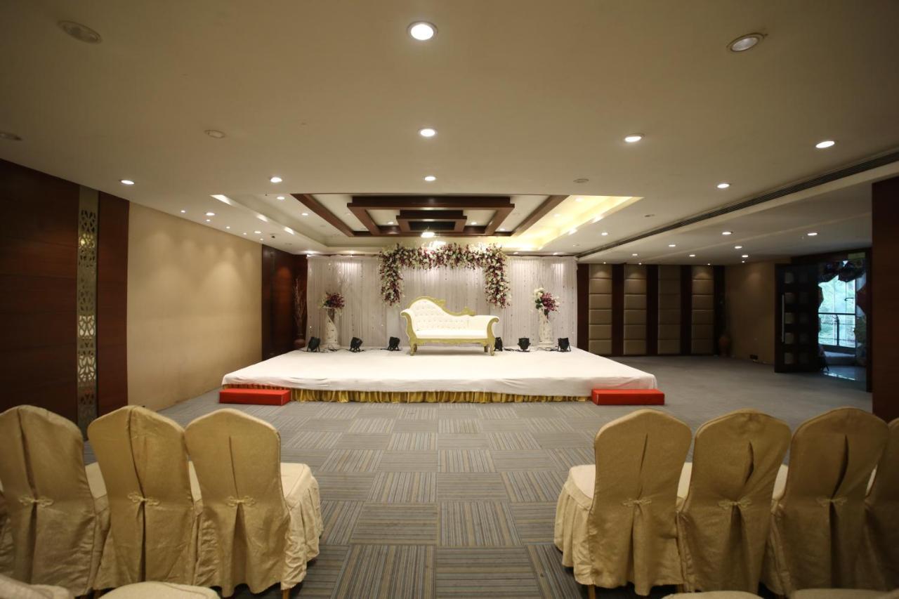 เดอะ ไบค์ สุรัช พลาซา Hotel ธาเน ภายนอก รูปภาพ