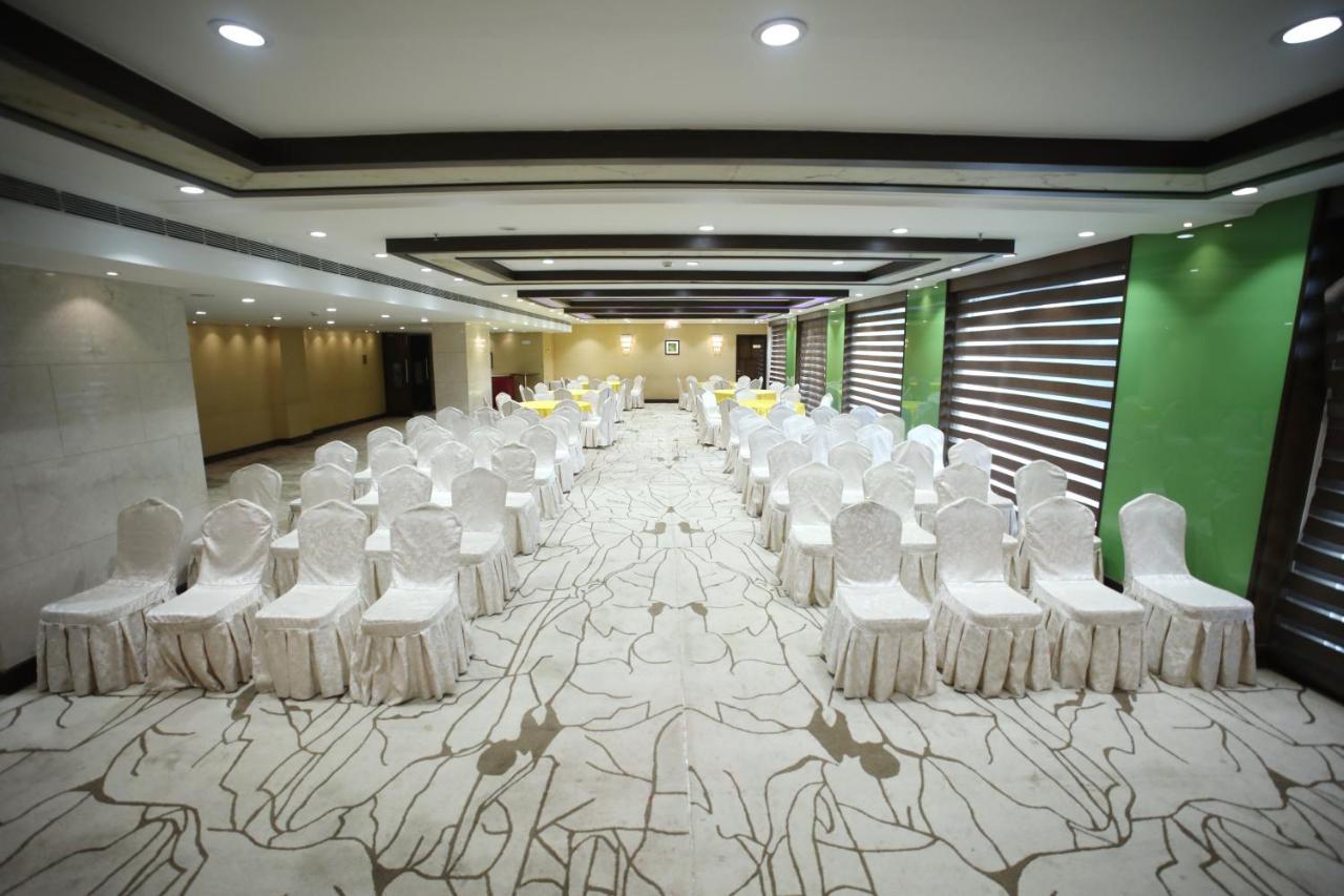 เดอะ ไบค์ สุรัช พลาซา Hotel ธาเน ภายนอก รูปภาพ