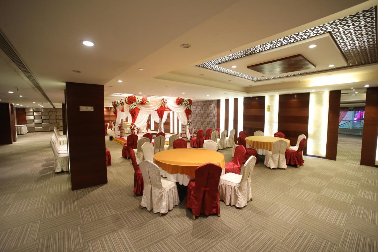 เดอะ ไบค์ สุรัช พลาซา Hotel ธาเน ภายนอก รูปภาพ