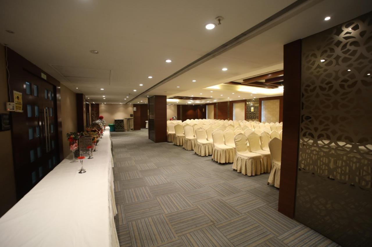 เดอะ ไบค์ สุรัช พลาซา Hotel ธาเน ภายนอก รูปภาพ