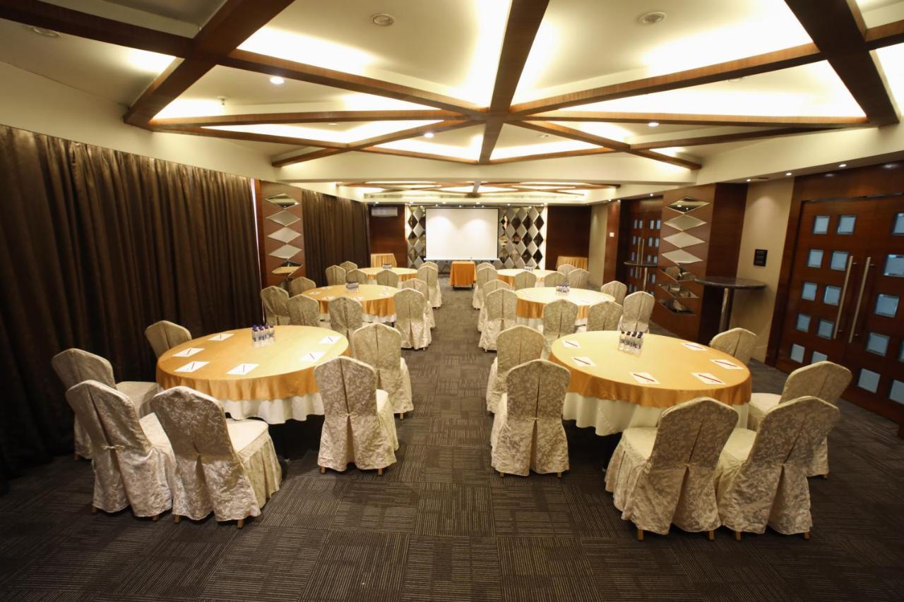เดอะ ไบค์ สุรัช พลาซา Hotel ธาเน ภายนอก รูปภาพ