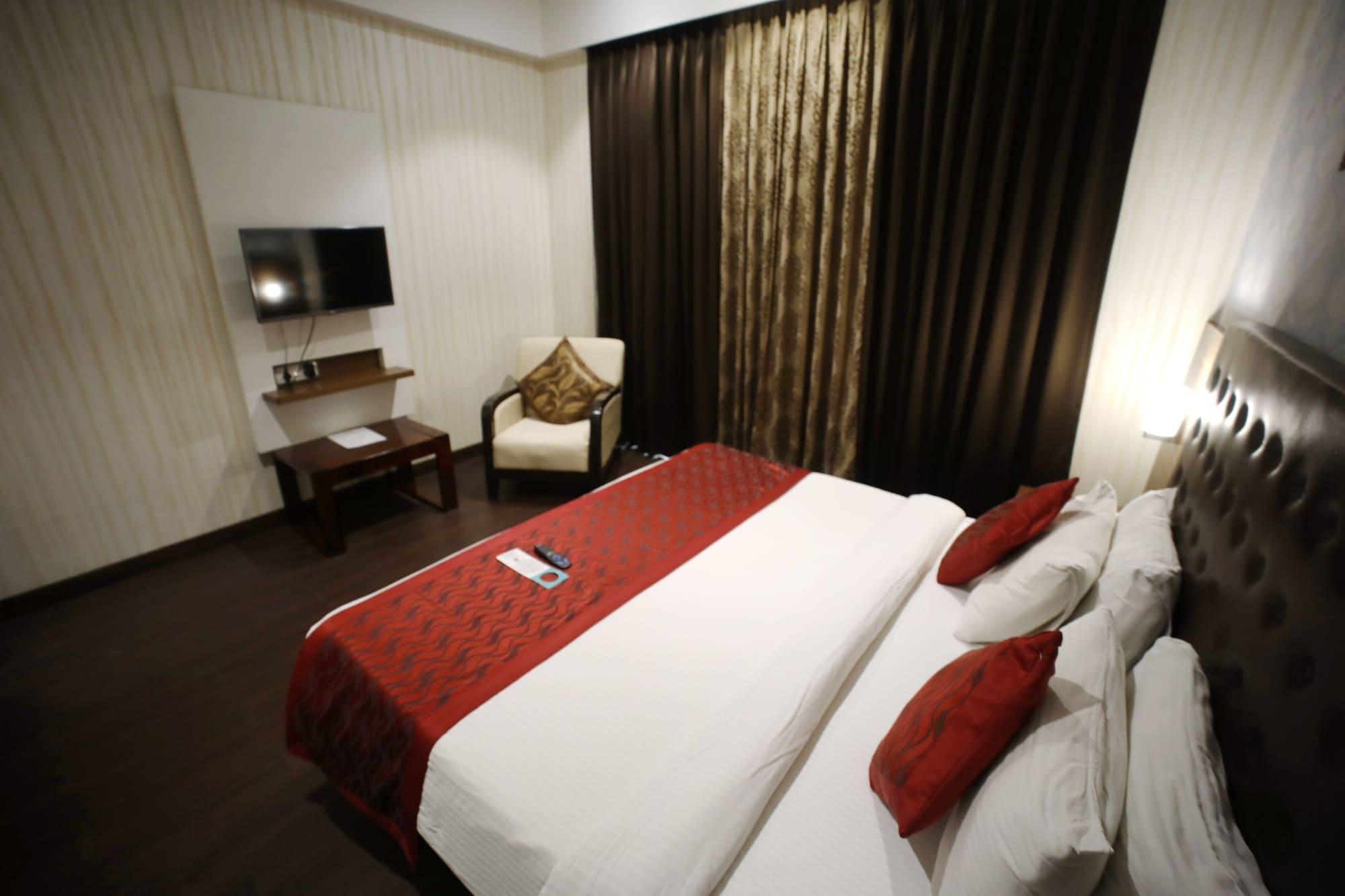เดอะ ไบค์ สุรัช พลาซา Hotel ธาเน ภายนอก รูปภาพ