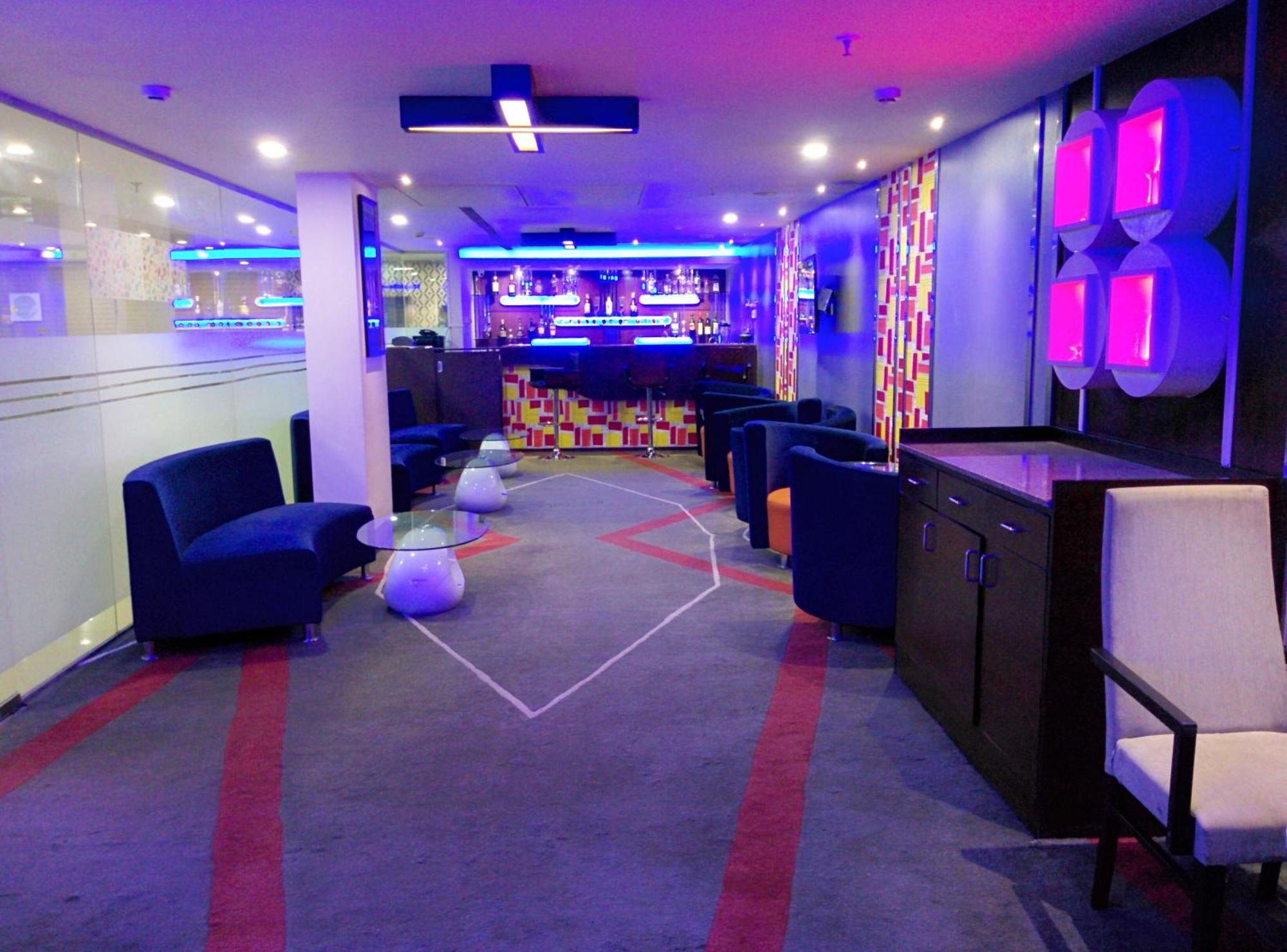 เดอะ ไบค์ สุรัช พลาซา Hotel ธาเน ภายนอก รูปภาพ