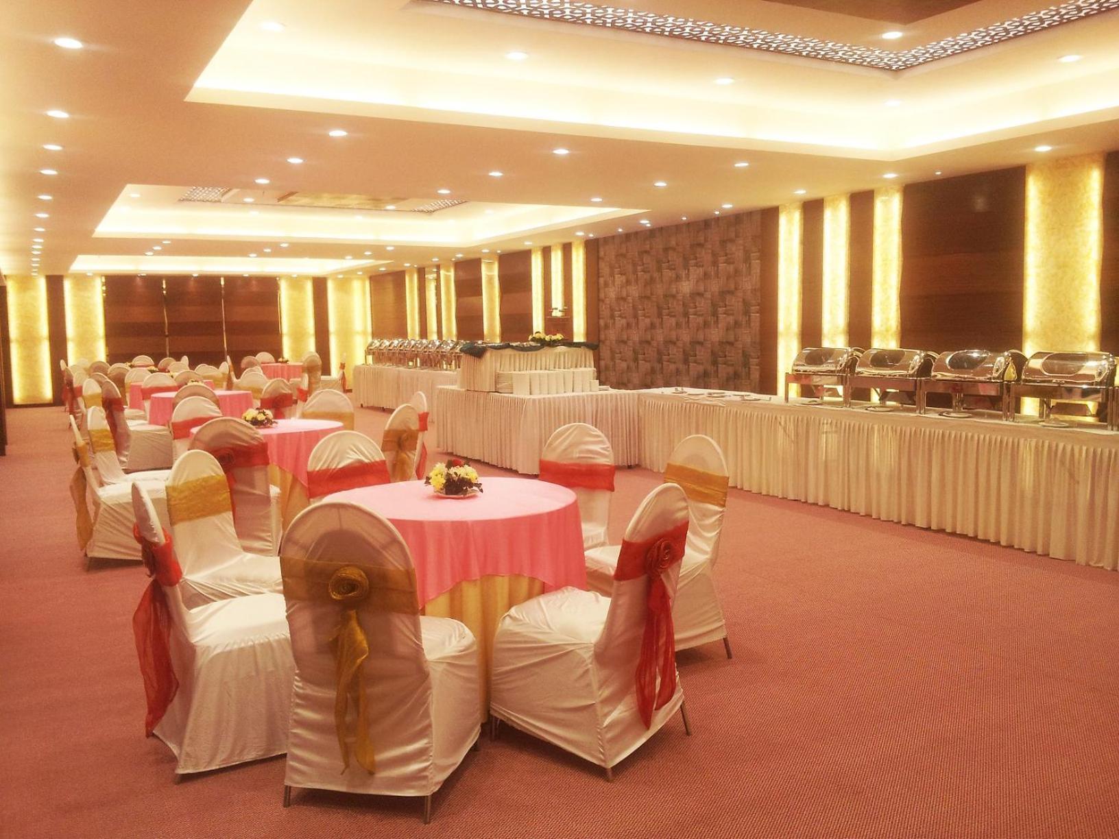 เดอะ ไบค์ สุรัช พลาซา Hotel ธาเน ภายนอก รูปภาพ