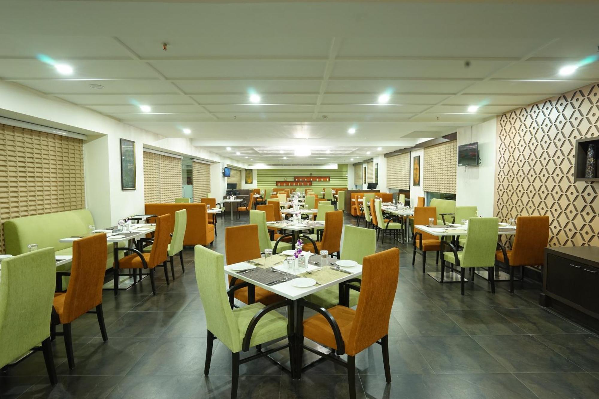 เดอะ ไบค์ สุรัช พลาซา Hotel ธาเน ภายนอก รูปภาพ