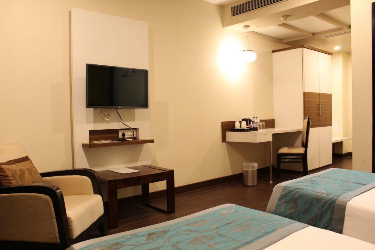 เดอะ ไบค์ สุรัช พลาซา Hotel ธาเน ภายนอก รูปภาพ