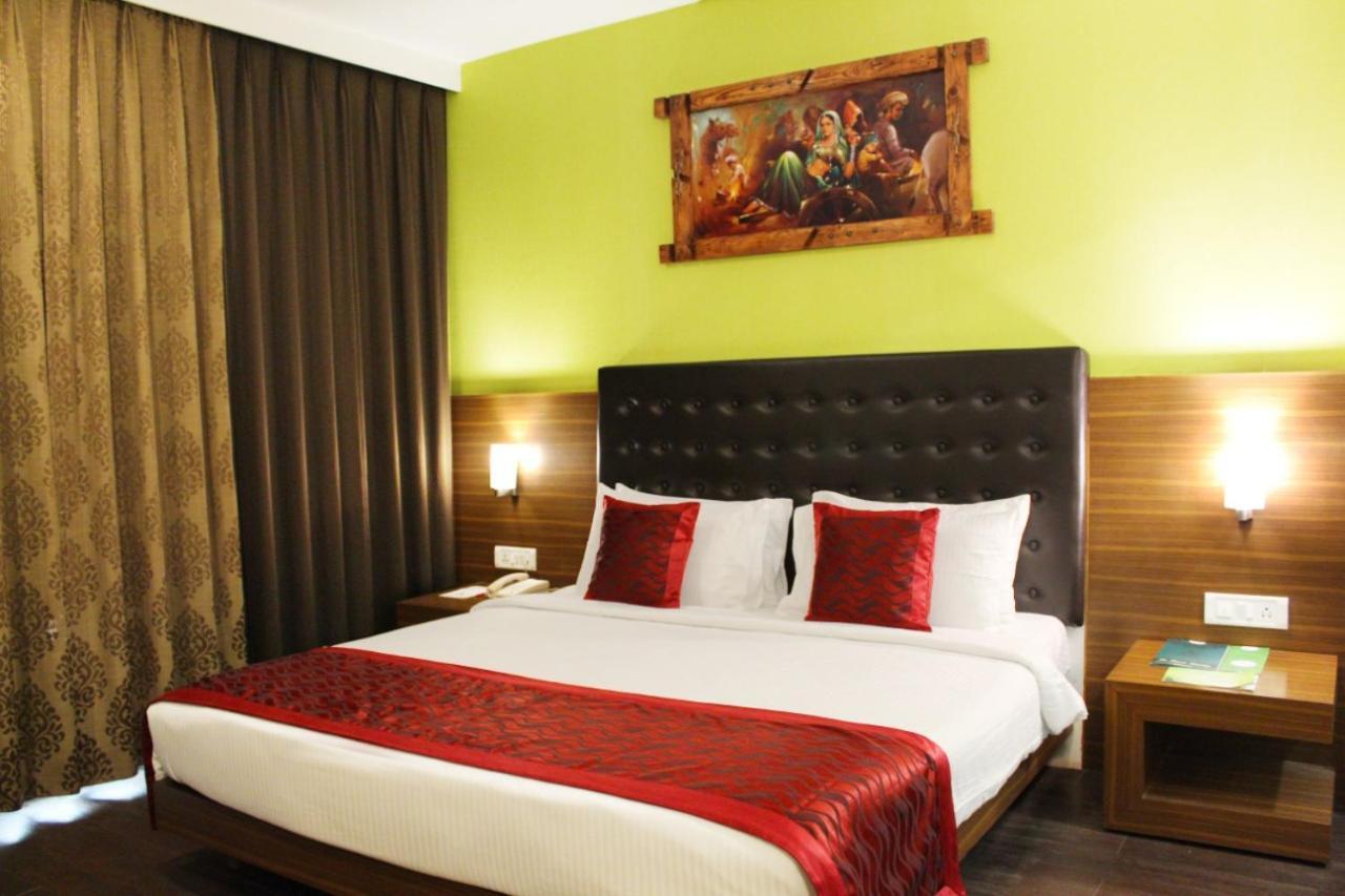 เดอะ ไบค์ สุรัช พลาซา Hotel ธาเน ภายนอก รูปภาพ